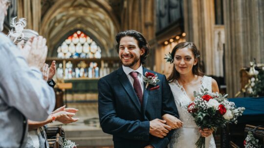 Les tendances actuelles en musique de sortie d’église moderne pour un mariage à adopter