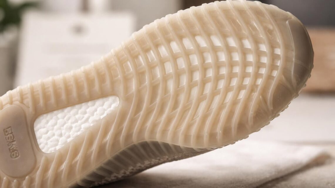 Analyse de la semelle Yeezy Boost 350 V2 : confort et authenticité